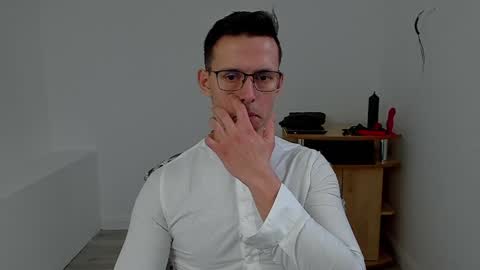 Snapshot of sexxymuscles4u chatting on December 2, 2024, 7:25 am Sexxymuscles4U online show from December 2, 2024, 7:25 am