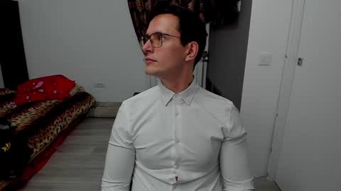 Snapshot of sexxymuscles4u chatting on January 28, 2025, 6:28 pm Sexxymuscles4U online show from January 28, 2025, 6:28 pm