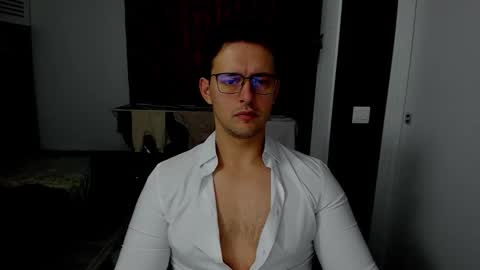 Snapshot of sexxymuscles4u chatting on November 25, 2025, 9:31 am Sexxymuscles4U online show from November 25, 2025, 9:31 am