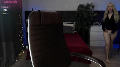 Alexia online show from October 5, 2025, 1:42 pm