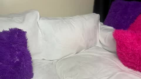 sexy_aluna online show from April 18, 2026, 7:58 pm