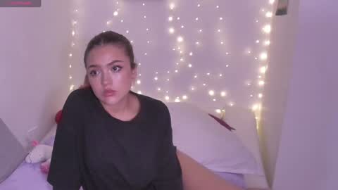 Snapshot of sexy_and_naughty_girl chatting on January 11, 2025, 12:44 am Lucy  Annyy online show from January 11, 2025, 12:44 am