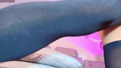 sexy_bellaa online show from April 8, 2026, 9:04 pm