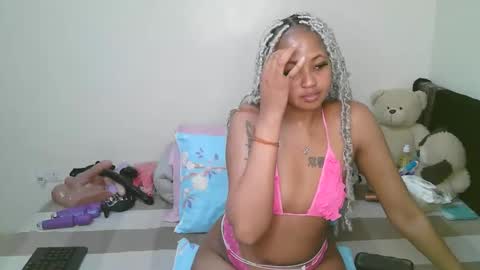 Snapshot of sexy_bluegirl chatting on May 9, 2026, 6:51 am sexy_bluegirl online show from May 9, 2026, 6:51 am