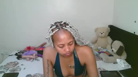 Snapshot of sexy_bluegirl chatting on May 12, 2026, 5:15 am sexy_bluegirl online show from May 12, 2026, 5:15 am