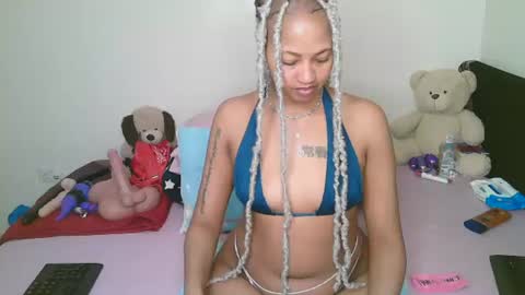 sexy_bluegirl online show from June 18, 2026, 1:28 am