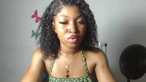 sexy_bluey247 online show from November 25, 2025, 8:09 pm