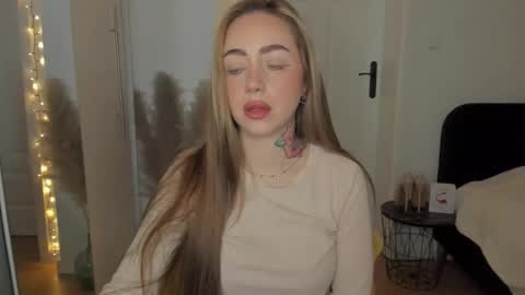 C o r a l i e online show from January 19, 2026, 7:45 am