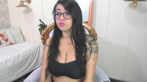 Snapshot of sexy_cristall chatting on December 3, 2024, 12:13 am C R I S T A L online show from December 3, 2024, 12:13 am