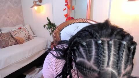 Snapshot of sexy_cristall chatting on December 31, 2024, 3:23 am C R I S T A L online show from December 31, 2024, 3:23 am