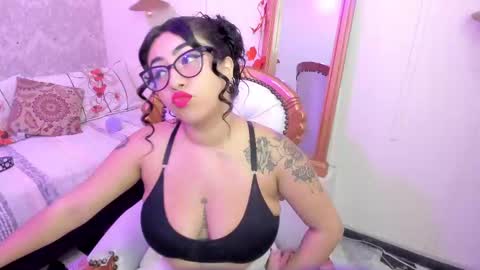 Snapshot of sexy_cristall chatting on February 10, 2025, 8:31 pm C R I S T A L online show from February 10, 2025, 8:31 pm