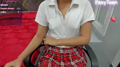 Snapshot of sexy_doll_1_ chatting on February 10, 2025, 7:15 am Sexydoll online show from February 10, 2025, 7:15 am