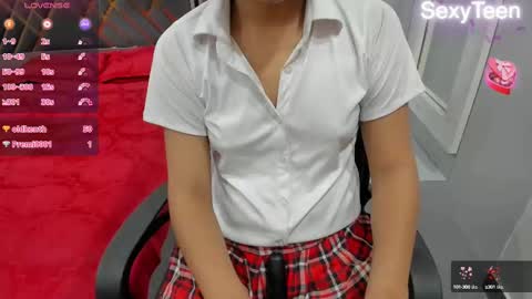 Snapshot of sexy_doll_1_ chatting on February 17, 2025, 5:21 pm Sexydoll online show from February 17, 2025, 5:21 pm