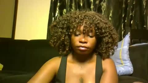 Snapshot of sexy_ebony_princess chatting on February 11, 2026, 11:10 pm Trina online show from February 11, 2026, 11:10 pm