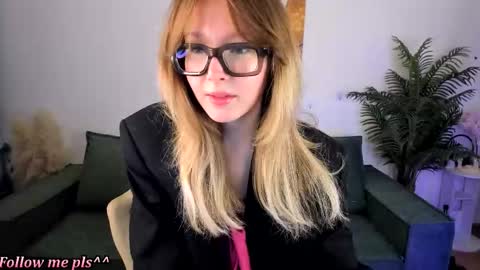 Forest fairy online show from December 23, 2025, 7:28 am