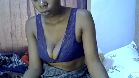 Snapshot of sexy_leila3 chatting on June 17, 2026, 9:56 am kayla online show from June 17, 2026, 9:56 am