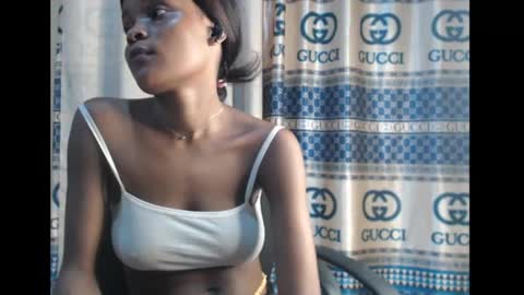 Snapshot of sexy_mariax chatting on December 15, 2024, 12:40 am Debby online show from December 15, 2024, 12:40 am