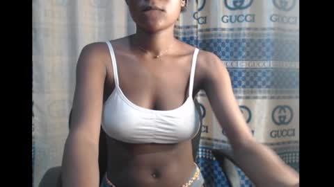 Snapshot of sexy_mariax chatting on December 19, 2024, 12:34 am Debby online show from December 19, 2024, 12:34 am