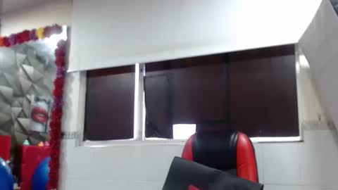 Snapshot of sexy_mature_hot01 chatting on November 12, 2025, 12:38 pm MARIPOSA online show from November 12, 2025, 12:38 pm