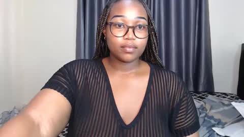 sexy online show from November 3, 2025, 10:05 am