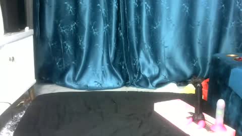 sexy pigeon online show from June 22, 2026, 7:16 am