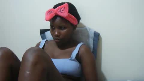 Snapshot of sexy_roz chatting on May 1, 2026, 9:41 pm Queen online show from May 1, 2026, 9:41 pm