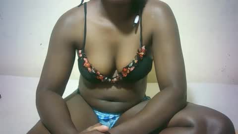 sexy_sandrah online show from November 23, 2025, 4:12 am