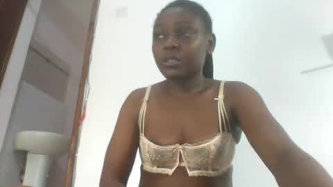 Snapshot of sexy_shanice chatting on September 30, 2025, 12:32 pm Sexy shanice online show from September 30, 2025, 12:32 pm
