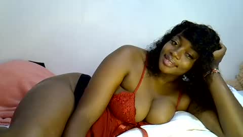 Snapshot of sexy_siera chatting on July 15, 2026, 1:00 am laura online show from July 15, 2026, 1:00 am