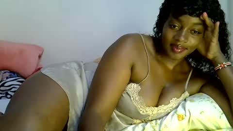 Snapshot of sexy_siera chatting on August 4, 2026, 5:43 am laura online show from August 4, 2026, 5:43 am