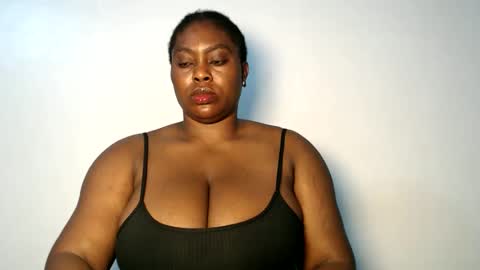 Snapshot of sexy_wetpussyy chatting on November 7, 2025, 2:00 am Luna online show from November 7, 2025, 2:00 am