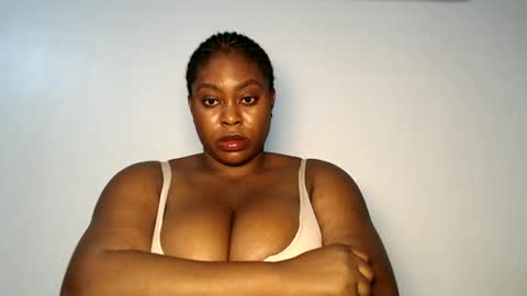 Snapshot of sexy_wetpussyy chatting on November 10, 2025, 11:15 pm Luna online show from November 10, 2025, 11:15 pm