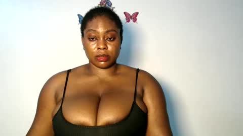 Snapshot of sexy_wetpussyy chatting on December 17, 2025, 10:16 pm Luna online show from December 17, 2025, 10:16 pm