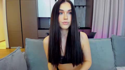 Snapshot of sexyangeloux chatting on December 8, 2024, 9:30 pm Lou online show from December 8, 2024, 9:30 pm