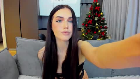 Snapshot of sexyangeloux chatting on December 30, 2024, 9:40 pm Lou online show from December 30, 2024, 9:40 pm