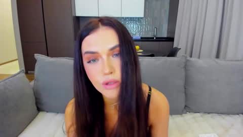 Snapshot of sexyangeloux chatting on January 16, 2025, 7:41 pm Lou online show from January 16, 2025, 7:41 pm