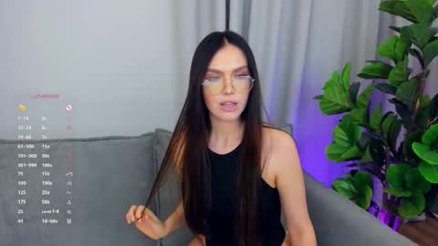 Snapshot of sexyangeloux chatting on September 10, 2025, 10:10 pm Lou online show from September 10, 2025, 10:10 pm