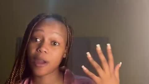 Snapshot of sexyasszeeee chatting on October 17, 2025, 8:55 pm sexyasszeeee online show from October 17, 2025, 8:55 pm