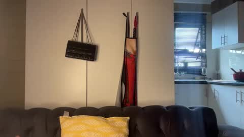 sexyasszeeee online show from March 28, 2026, 9:20 am