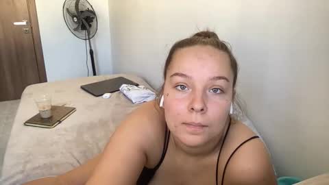 Snapshot of sexyayo666 chatting on September 30, 2025, 11:15 am ALAYA online show from September 30, 2025, 11:15 am