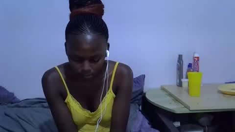 sexybeiby1 online show from April 15, 2026, 4:47 pm