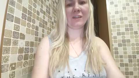 Snapshot of sexyblondebush chatting on January 1, 2025, 6:58 am Lana online show from January 1, 2025, 6:58 am