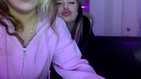 Snapshot of sexyblondiifreak chatting on April 23, 2026, 3:08 am karmen online show from April 23, 2026, 3:08 am