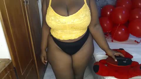 Snapshot of sexychocco_ chatting on February 16, 2025, 8:44 pm sexychocco online show from February 16, 2025, 8:44 pm