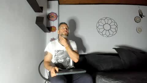 Antonioylola online show from June 6, 2026, 10:53 am