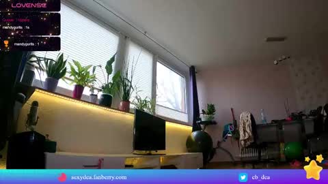 Snapshot of sexydea chatting on March 1, 2025, 12:34 pm XDA online show from March 1, 2025, 12:34 pm
