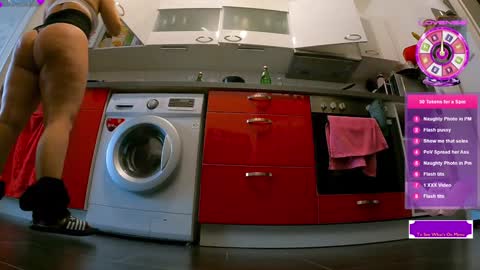 Snapshot of sexydea chatting on February 24, 2026, 12:36 pm XDA online show from February 24, 2026, 12:36 pm