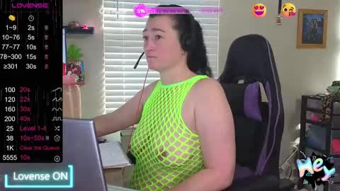 Snapshot of sexydistraction1 chatting on December 20, 2024, 6:56 pm SexyDistraction online show from December 20, 2024, 6:56 pm