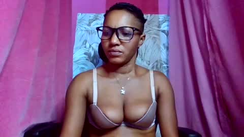 Snapshot of sexydoll32 chatting on August 4, 2026, 10:01 pm sexydoll32 online show from August 4, 2026, 10:01 pm