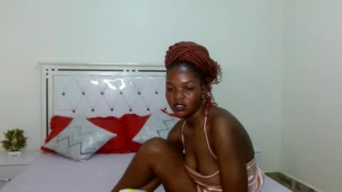 Snapshot of sexyebony256 chatting on February 22, 2025, 12:19 pm SexyEbony online show from February 22, 2025, 12:19 pm